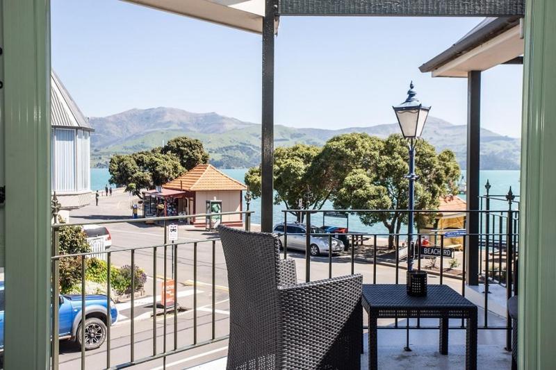 The Wharf Seaview Apartments By Avi Akaroa Exterior photo