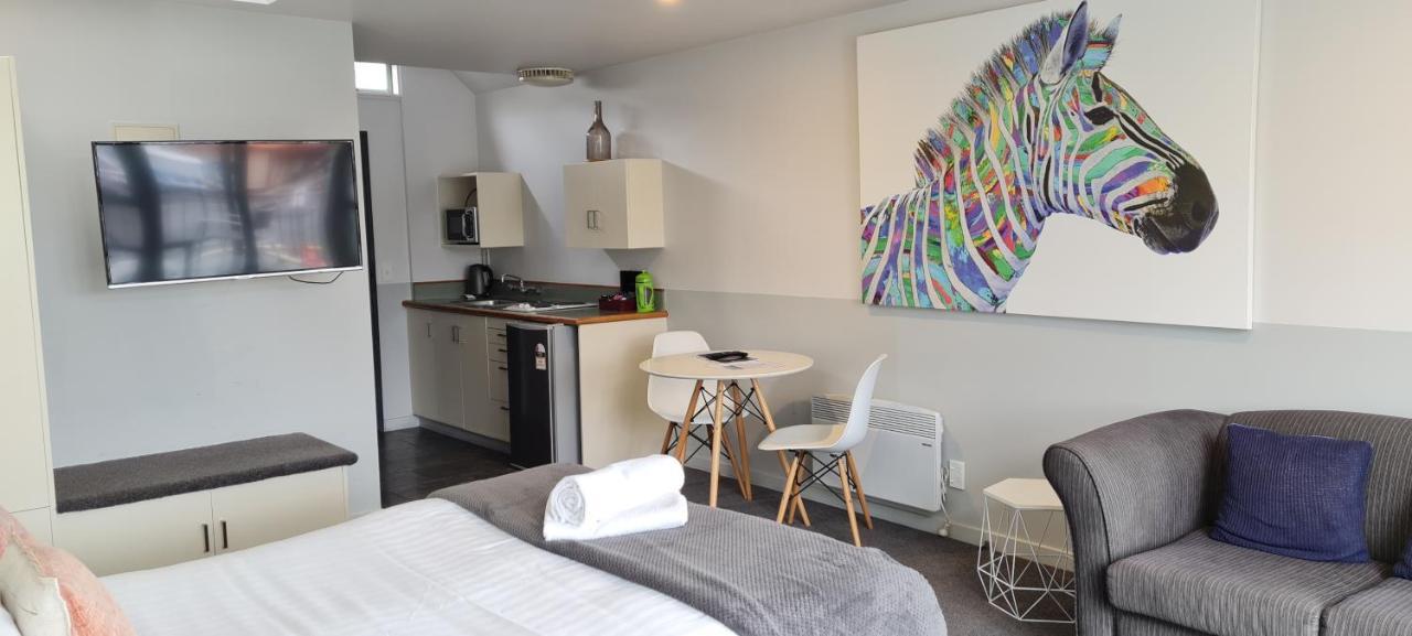 The Wharf Seaview Apartments By Avi Akaroa Exterior photo