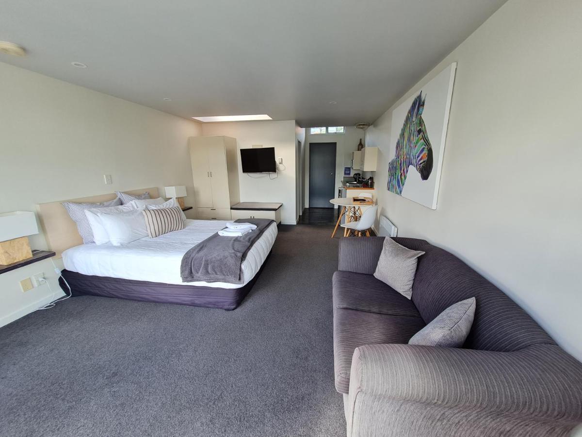 The Wharf Seaview Apartments By Avi Akaroa Exterior photo